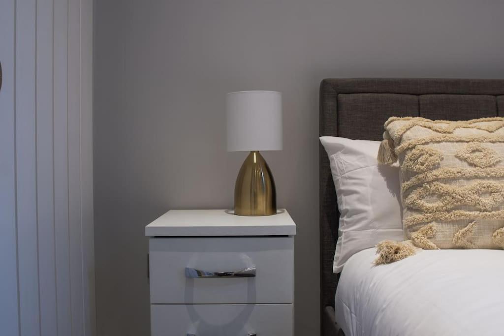 Spacious Apartment In City Centre - Free Parking Nottingham Exteriör bild